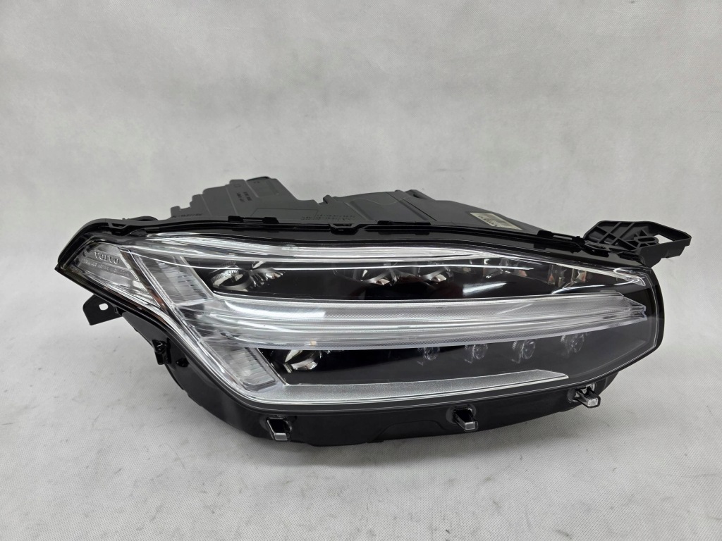 Купить Volvo xc90 2 фара перед передняя правый  full led active high beam 31656990