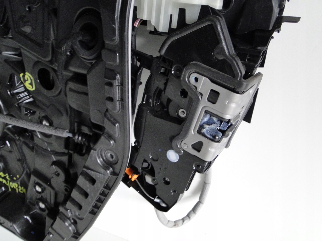 фото №5, Mercedes glb x247 247 вкладыш дверь передние правое подъемник замок динамик