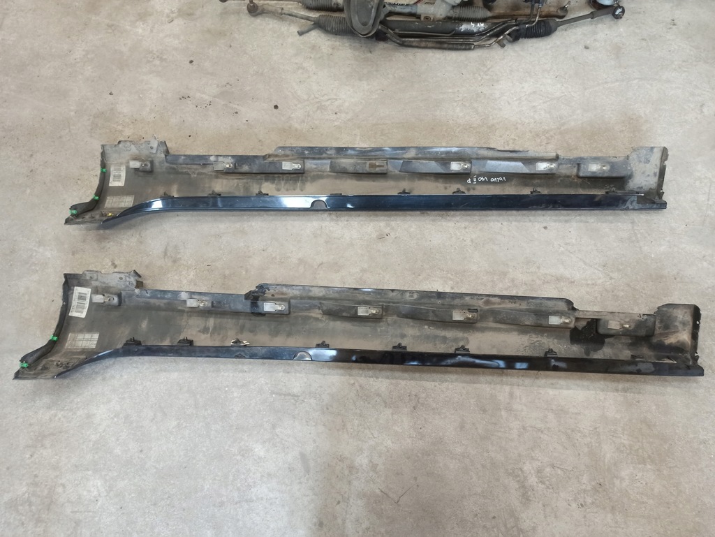 фото №7, Volvo v40 ii молдинг порог правая 31395043 2szt