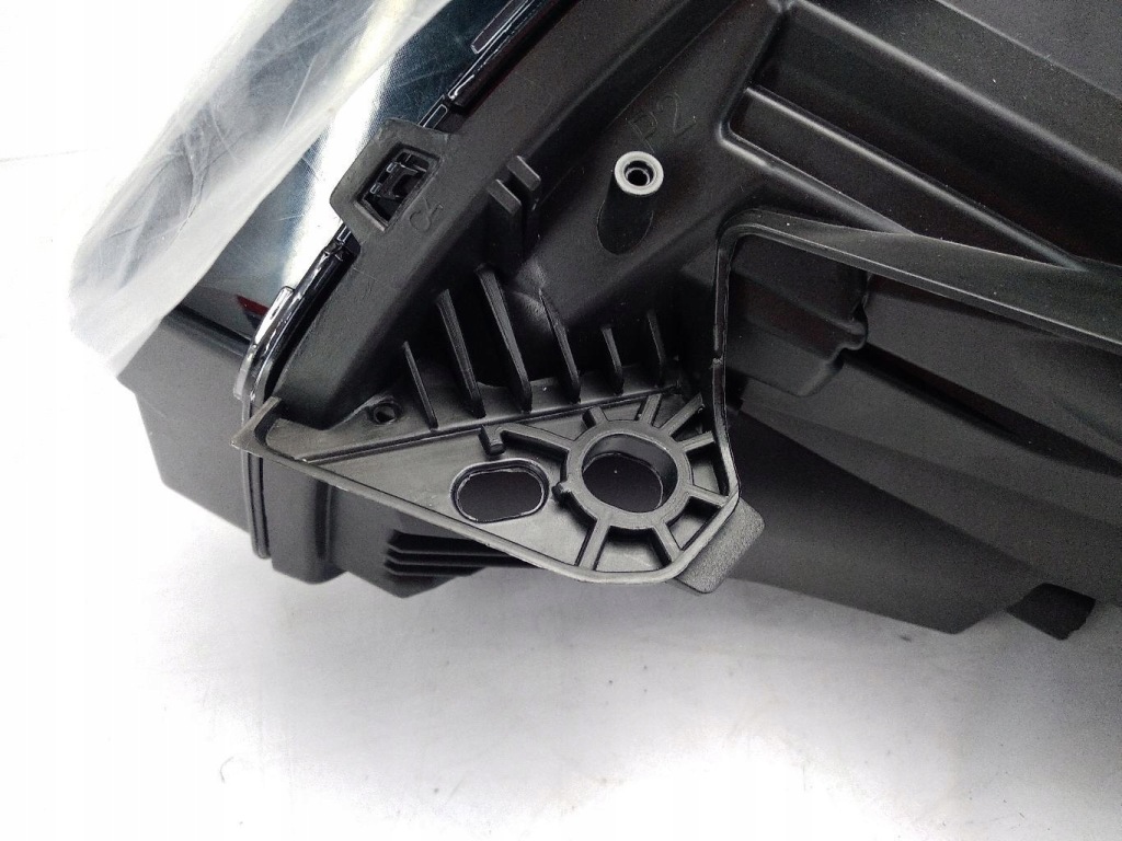 Лампа права full led peugeot 5008 ii 1616878480 89910239 Київ