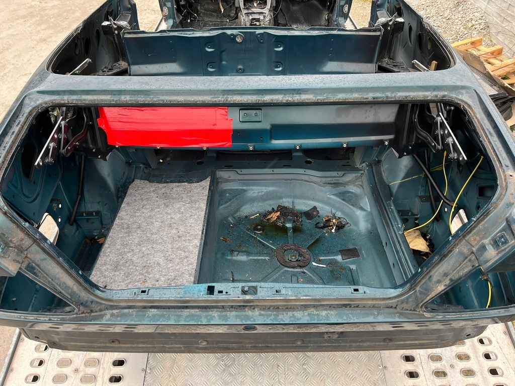 фото №9, Крила обшивка чверть права ліва pas задній задня mercedes w124 cabrio