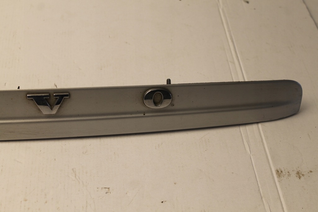 фото №5, Накладка крышки микровыключатель volvo v50 lift 2007r- 426