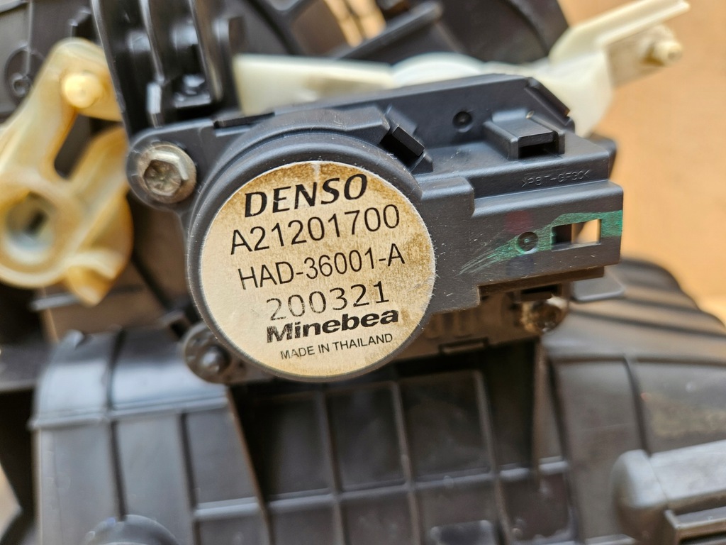 фото №6, Моторчик отопителя механизм впуск воздуха dacia sandero iii