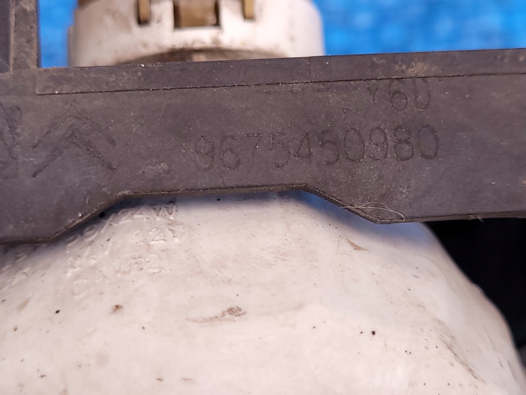 фото №8, Peugeot 208 i | противотуманная фара левый правый бампера перед 9675450980