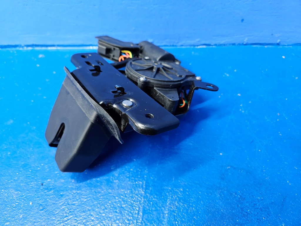 фото №6, Tesla model 3/y замок задний крышки багажника задняя 1500604-00-b