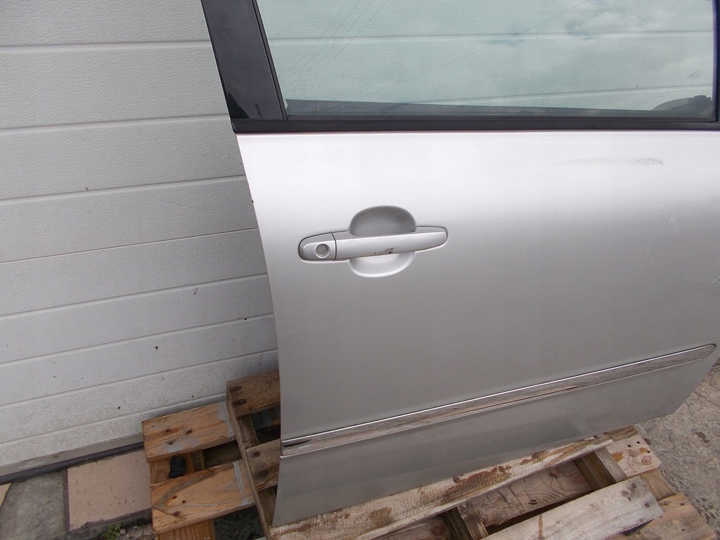 фото №7, Дверь правый перед toyota avensis verso