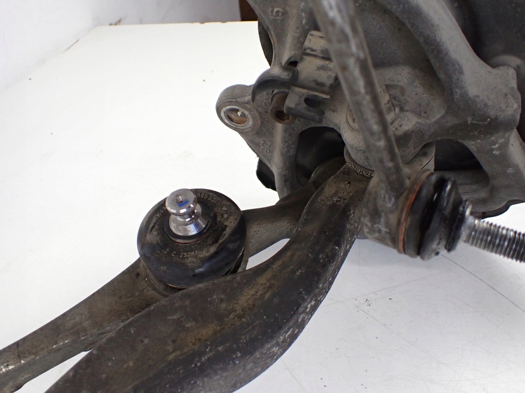 фото №9, Поворотный кулак ступица рычаг левый перед mercedes s500 w221