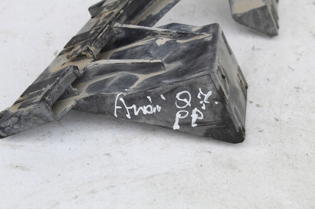 фото №3, Направляющая кронштейн бампера правый перед audi q7 4l 4l0807334