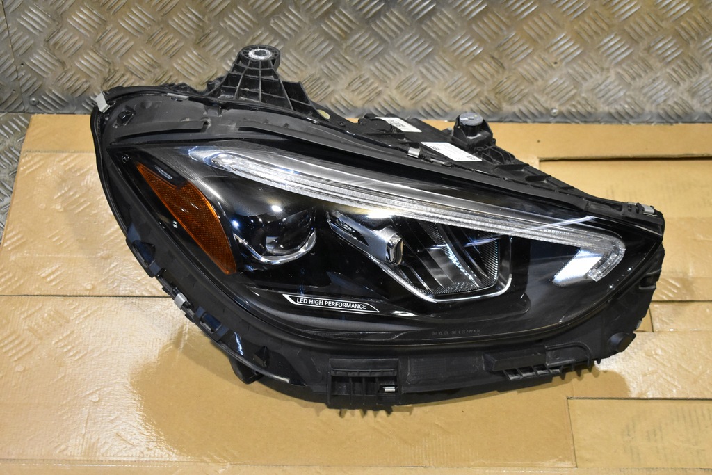 фото №1, Idealna kpl лампа led перед передня mercedes w206 1