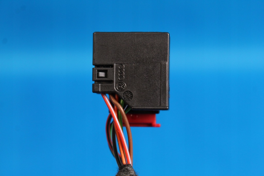 фото №12, Штекер audi a1 11- 1k0972928 оригинальный номер vag