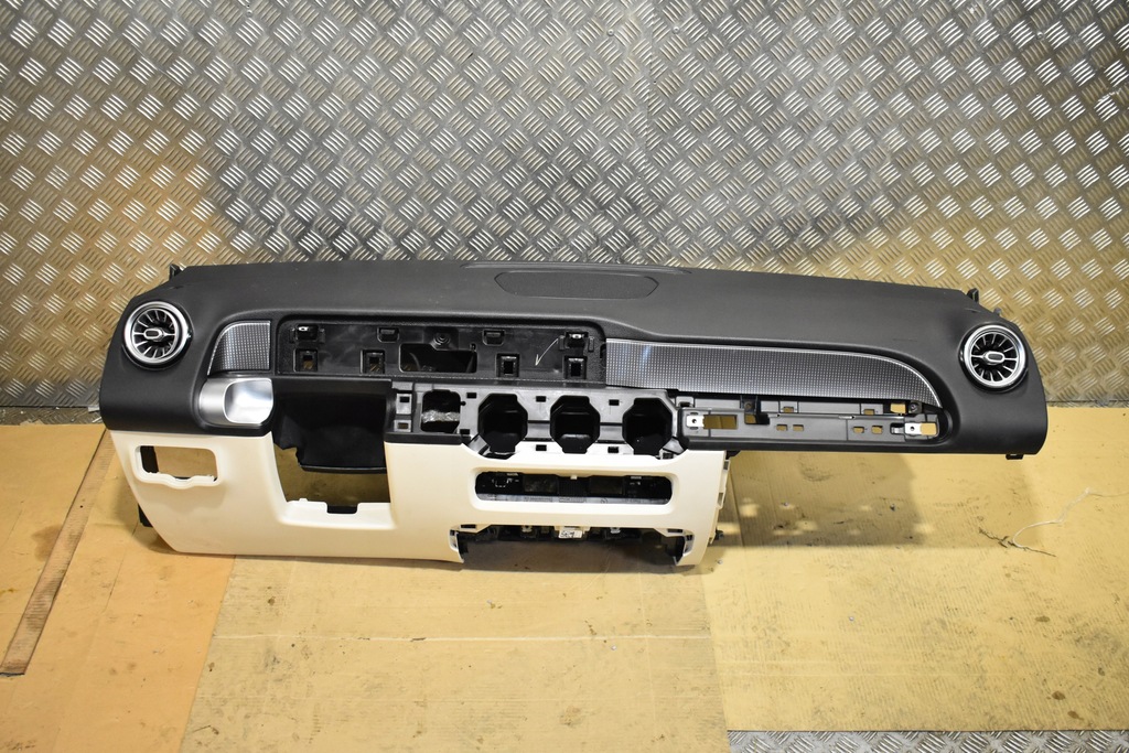 фото №1, Idealna консоль приборная панель mercedes glb x247 1