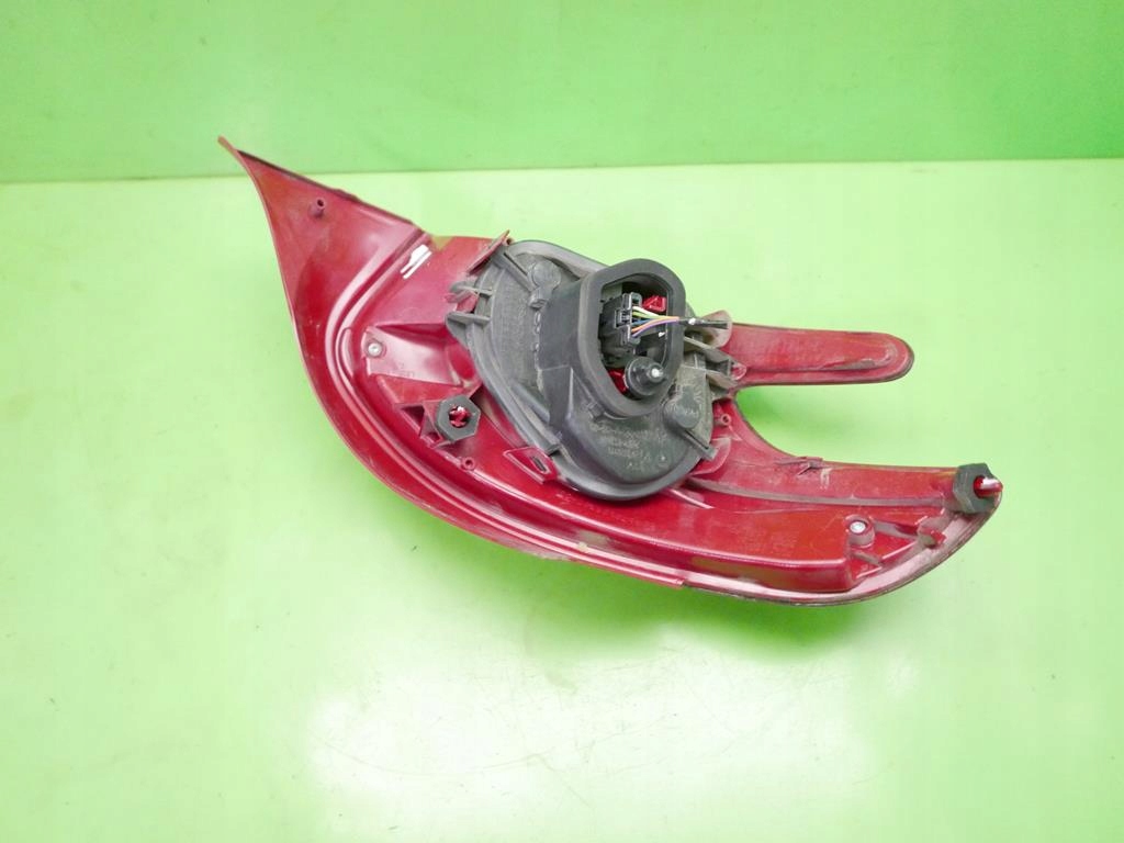 фото №9, Лампа права задня задня peugeot 208 i phi hb 12-15