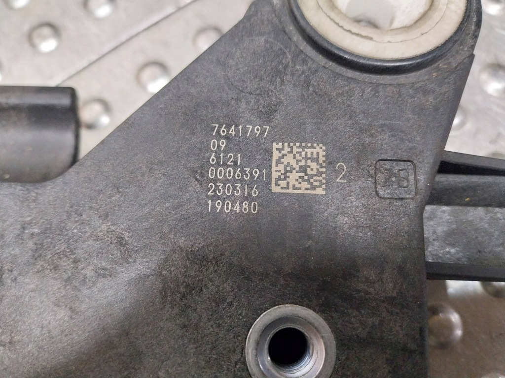 Основание под аккумулятор 7641797 bmw f48 f39 f45 f46 f52 mini f55 f56 f60 с Разборки