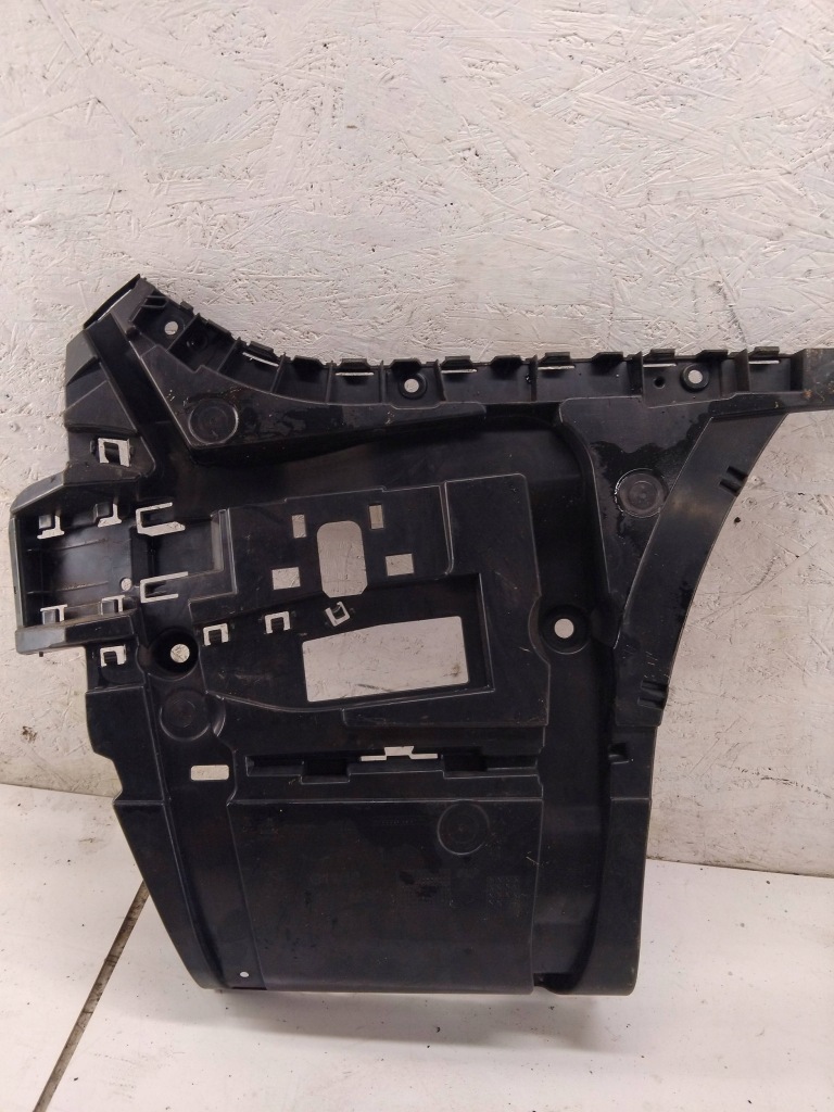 фото №2, Bmw 5 g30 g31 2018 елементи кріпильні