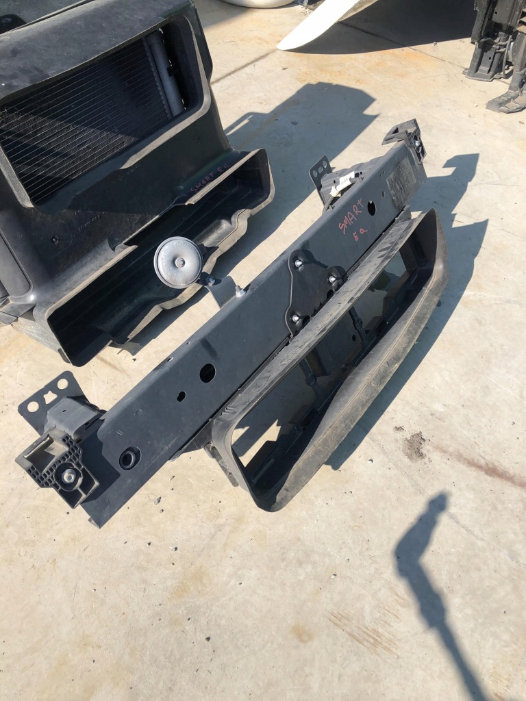 фото №4, Smart forfour 453 eq pas передний радиатор