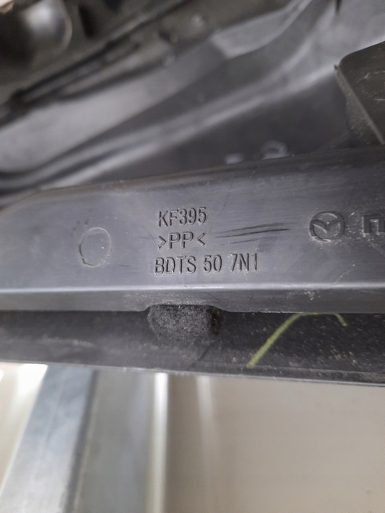 фото №9, Mazda 3 iv sedan 19- жабо пластиковий bdts507n1 usa