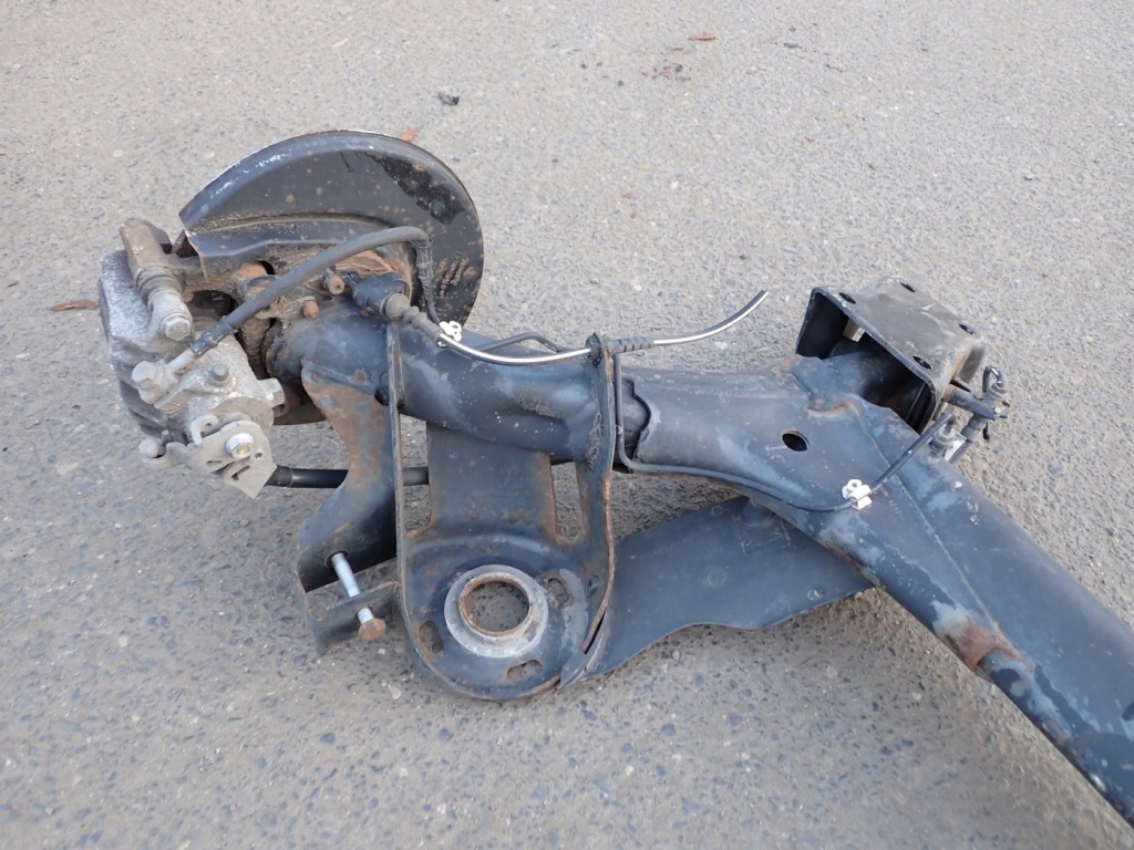 Балка oś подвеска задний  комплектная диск 2xzacisk skoda rapid 2017r 1.2i Недорого