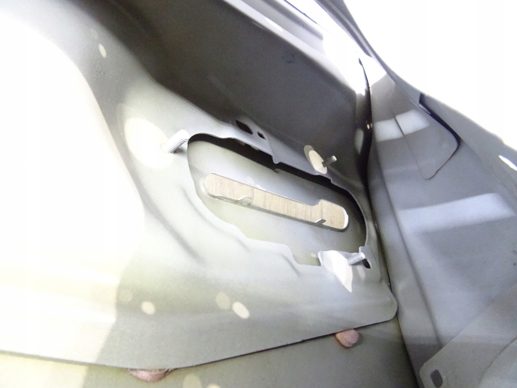 Купить Tesla model 3 lift 17- дверь правое задняя 108148400f