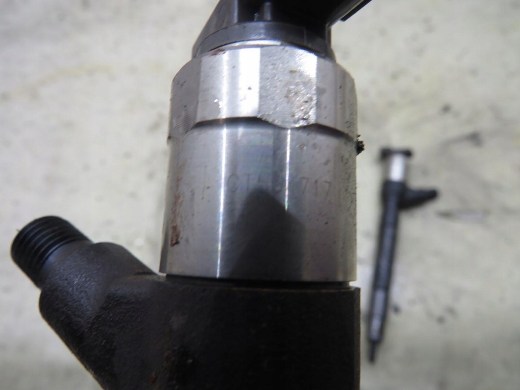 Інжектор форсунки zafira c 1.6 cdti 55570012 Київ