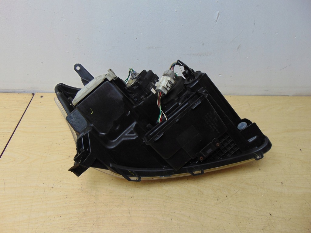 фото №14, Лампа левая перед toyota avensis t25 europa