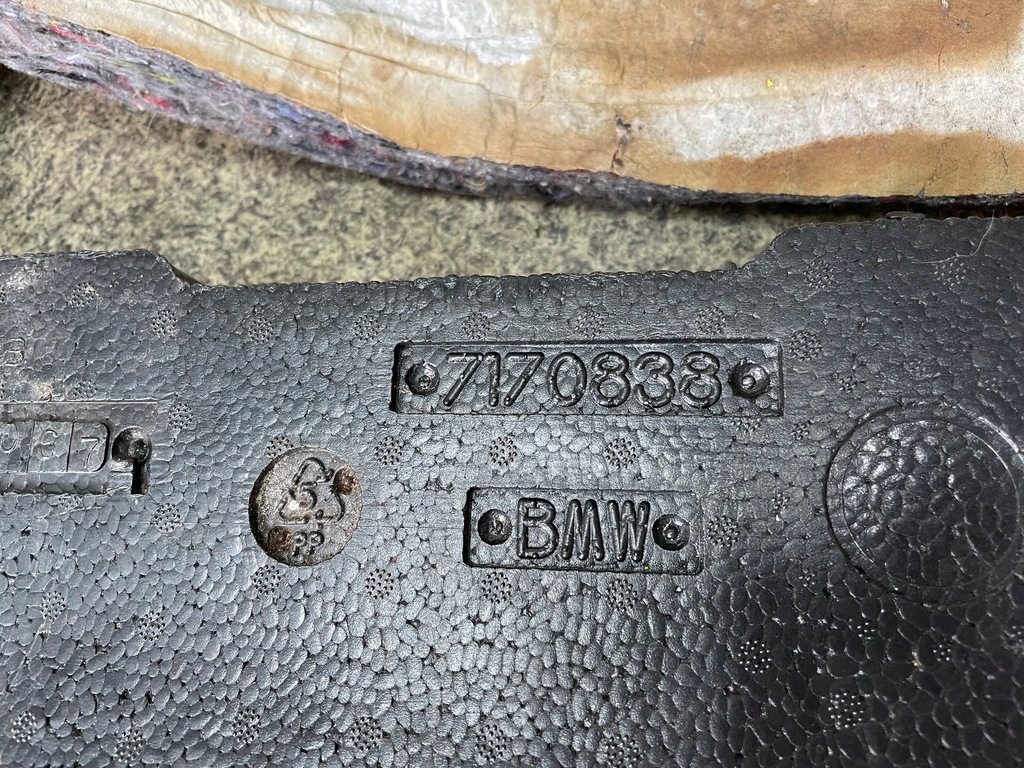 фото №8, Заднє сидіння підлокітник задня шкіра бежева nevada бежевий 5 осіб bmw e70 x5 isofix