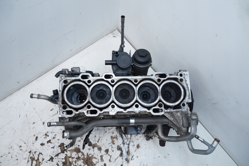 фото №5, Блок двигателя двигатель блок цилиндры поршень volvo d5244t4 s60 i s80 исправный