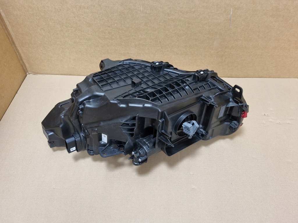 фото №7, Volvo c40 xc40 lift лампа передня права правий перед pixel led 32133832