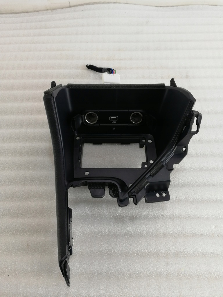фото №1, Kia sportage iv панель консоли usb зарядка