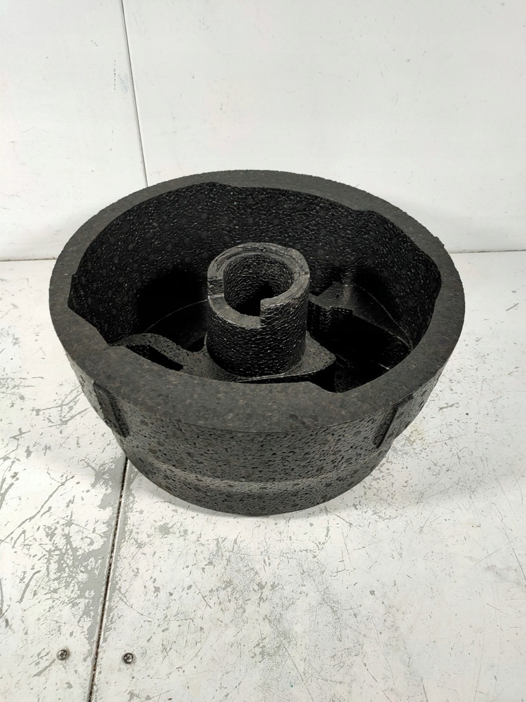 фото №1, Вкладка колеса запасного audi a4 b7 8e9012109c