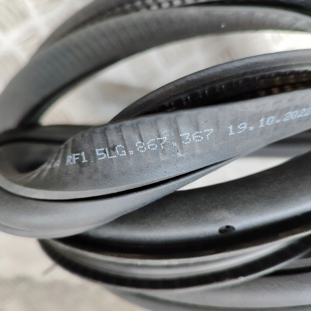 фото №7, Skoda enyaq iv 2022 левая сторона резиновый прокладка дверь задних