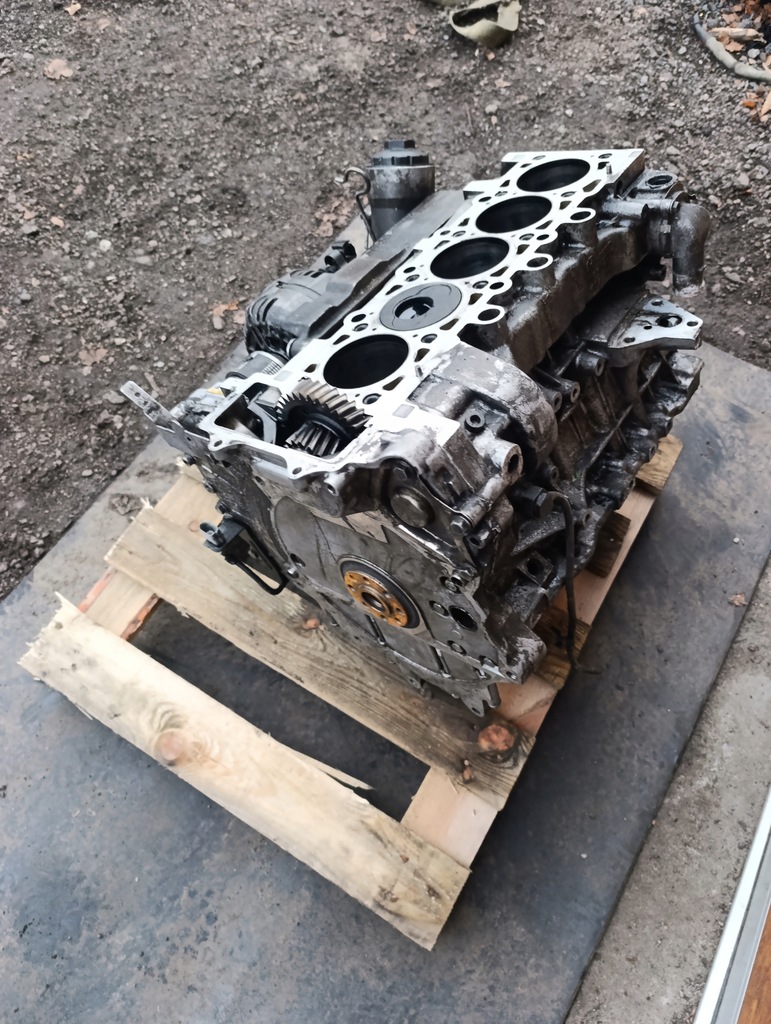 фото №11, Vw t5 2.5 tdi axd kompletny dół двигуна блок wał поршні колеса розподільного валу