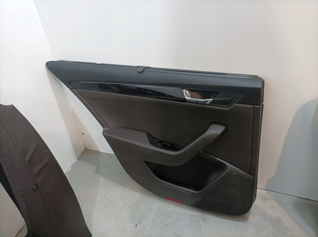 фото №9, Сидіння заднє сидіння обшивки вентильовані laurin klement коричневий skoda superb iii