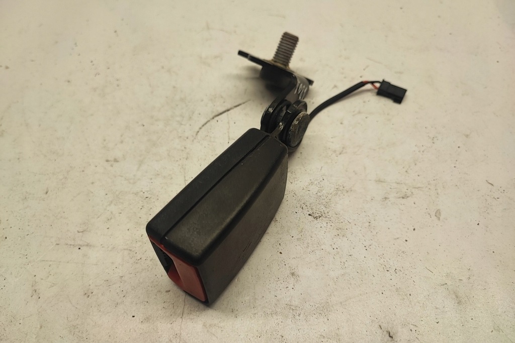 фото №11, Пряжка заднего lewego сиденья mini clubman f54 7362069 2.0l дизель