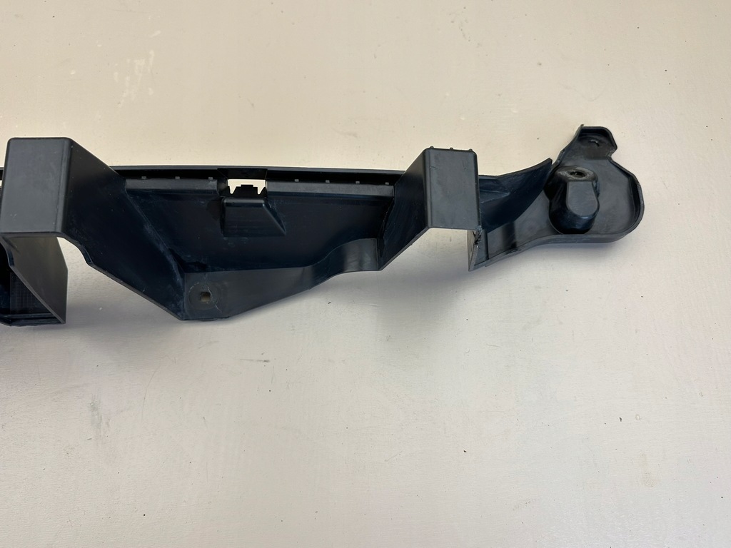 фото №8, Jaguar f-pace 16r- напрямна задня кронштейн бампера задні hk83-17e855-ad