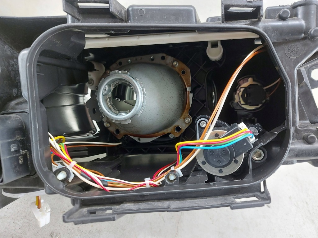 Audi a6 c6 4f рестайлінг  08-11 ксенон led ліва фара передня перед фара в Україні