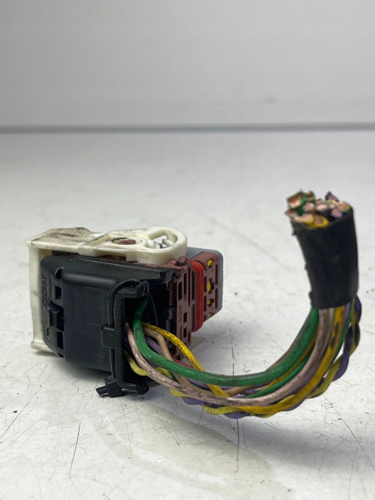 фото №6, Разъёмы штекер колодка коробка предохранителей bsm r03