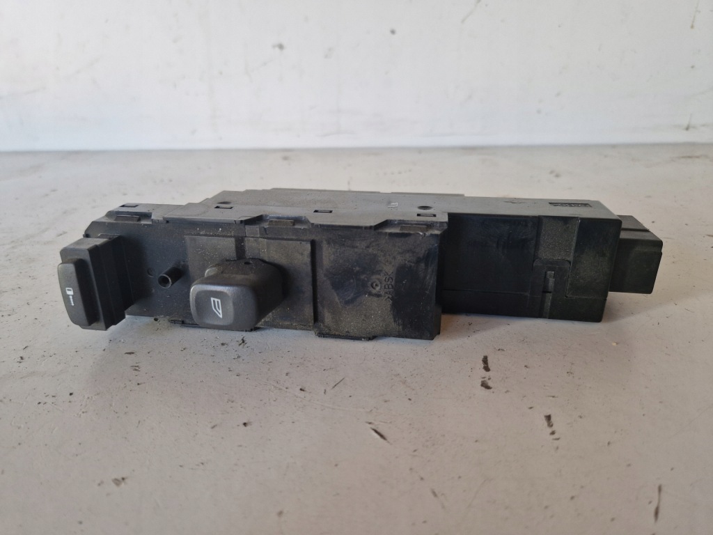 фото №1, Переключатель окон правый перед volvo v70 ii 2.5 tdi