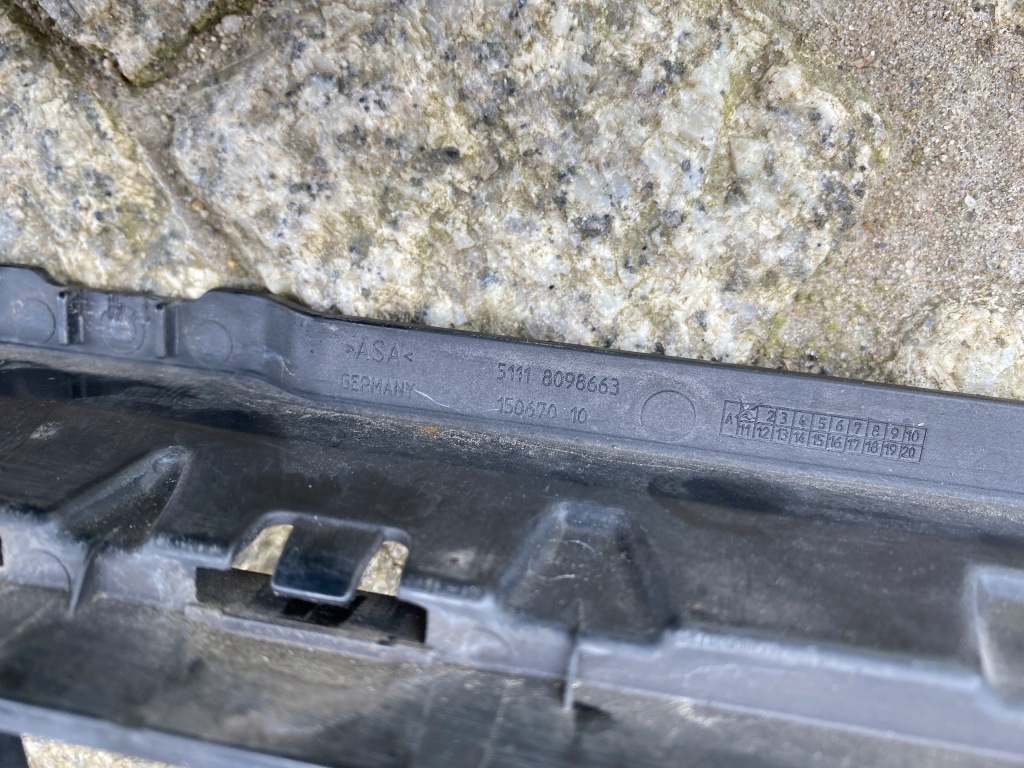 Bmw 5 g30 g31 m-pakiet решётка средняя бампера 8098663 оригинал Киев