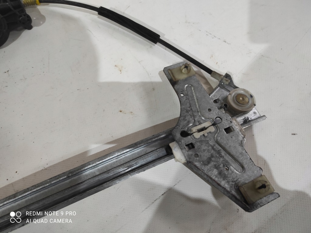 фото №8, Peugeot 307 подъемник стекло левый перед 5d sw