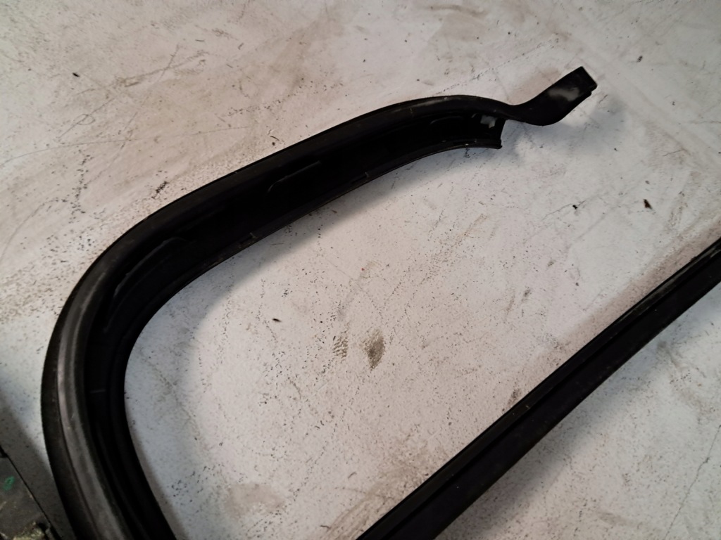 Купить Peugeot 308 2 t9 hb молдинг уплотнитель прокладка стекло дверь правый задний