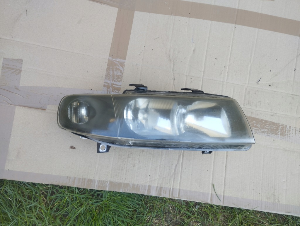 фото №1, Лампа правий перед 67742701 seat toledo ii leon i 98-05 передня