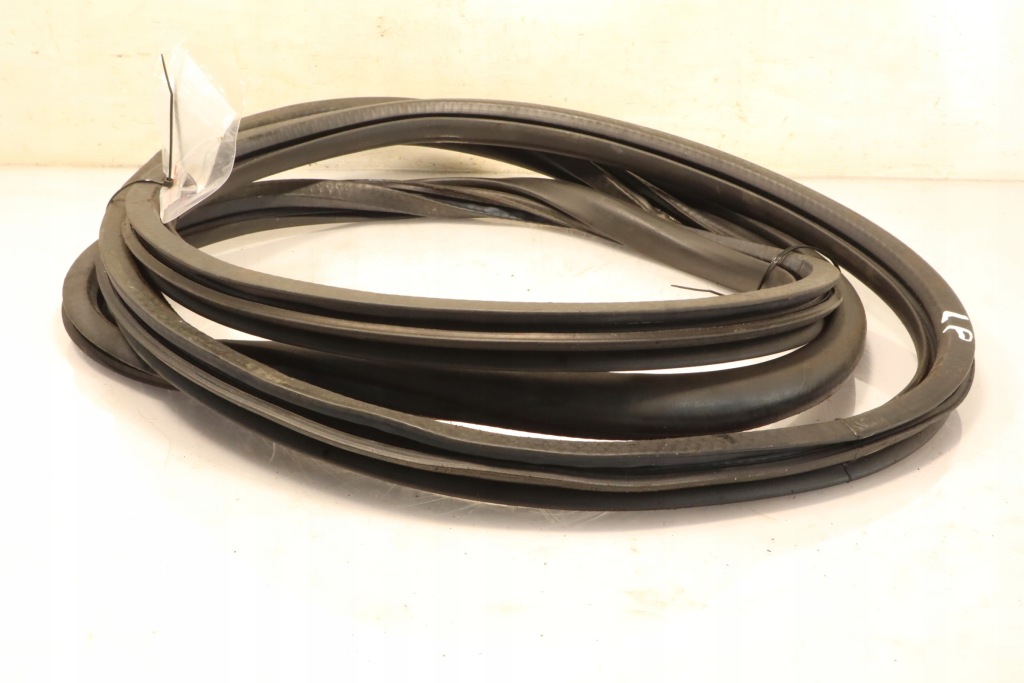 Купить Прокладка дверь левая передняя peugeot 308 ii