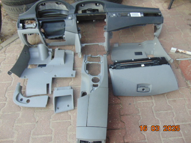 фото №7, Bmw e60 e61 приборная панель приборная консоль приборная панель туннель бардачок серая europa