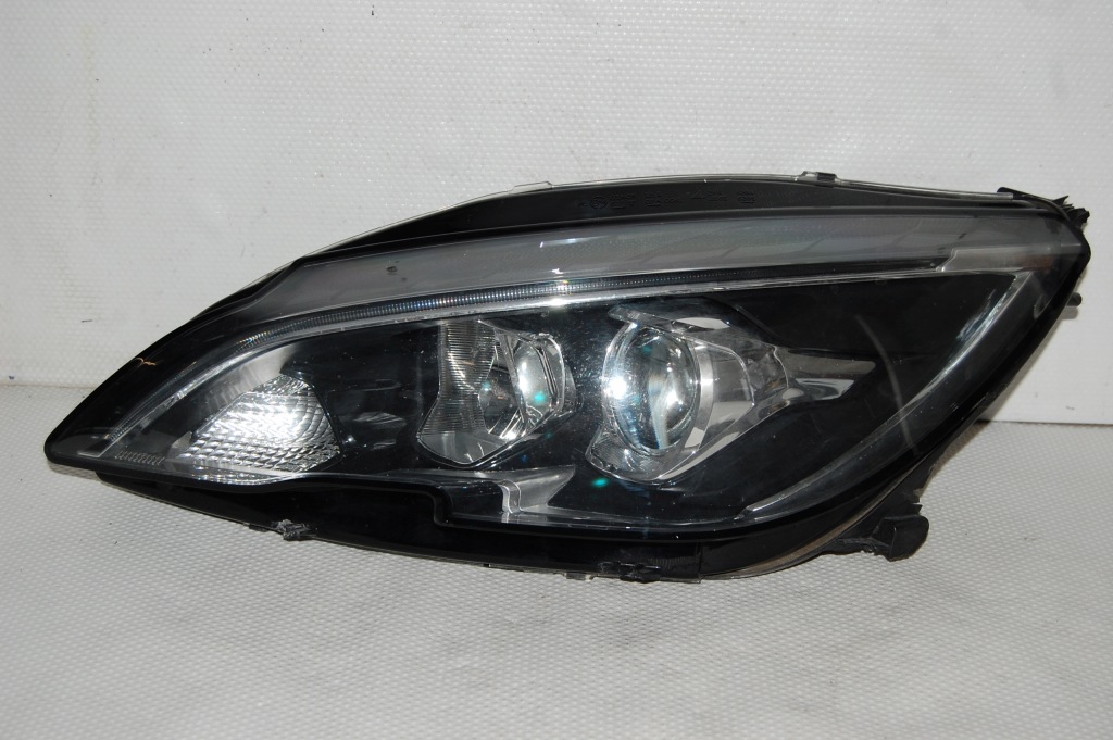 фото №1, Peugeot 308 ii lift led обычная левая 9816990680-00