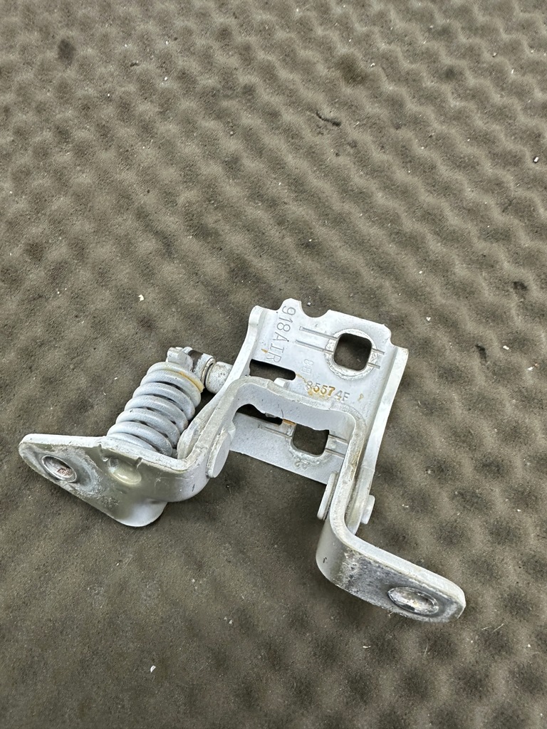 фото №1, K55360918ai петля дверь правый перед нижний fiat freemont