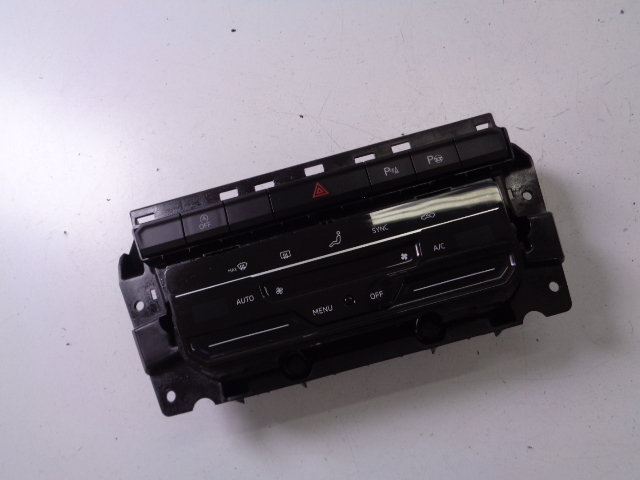 фото №1, Панель кондиционера vw t-roc lift 2021-