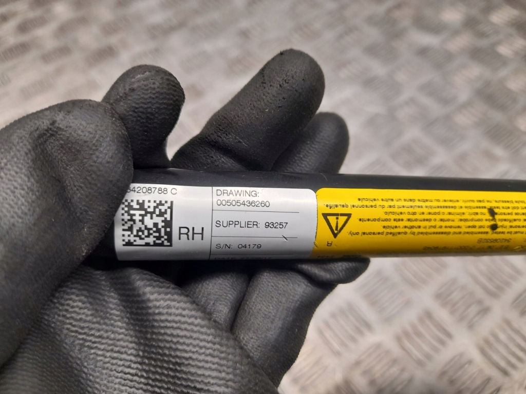 фото №2, Alfa romeo stelvio 00505436260 перед сторона правая пищалка ремней