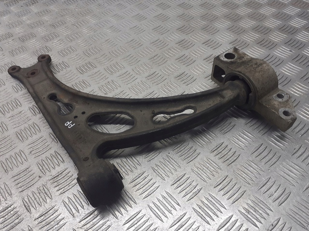 фото №1, Важіль правий перед audi a3 8p 2.0 fsi 1k0199232g