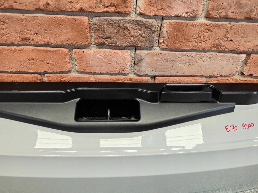 Купить Bmw x5 e70 борт крышка багажника задний  задняя нижняя багажника a300 alpinweiss