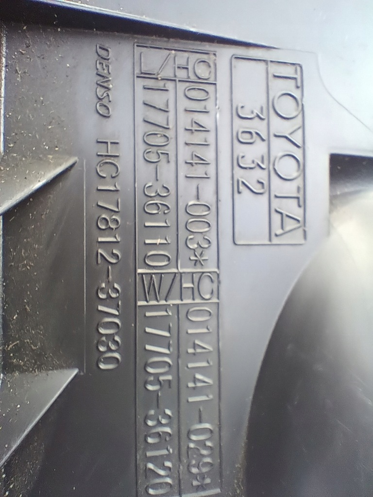 Корпус фільтра повітря toyota rav4 гібрид 16-19 Недорого